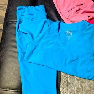 Barco one scrub set